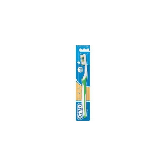 Procter & Gamble Oralb 1-2-3 Maxifresh Spazzolino Medio Testina 40 Mm