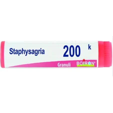 Contenitore multidose da 4g, circa 80 granuli. Tappo dosatore integrato. Scala korsakoviana 200K Boiron Staphysagria